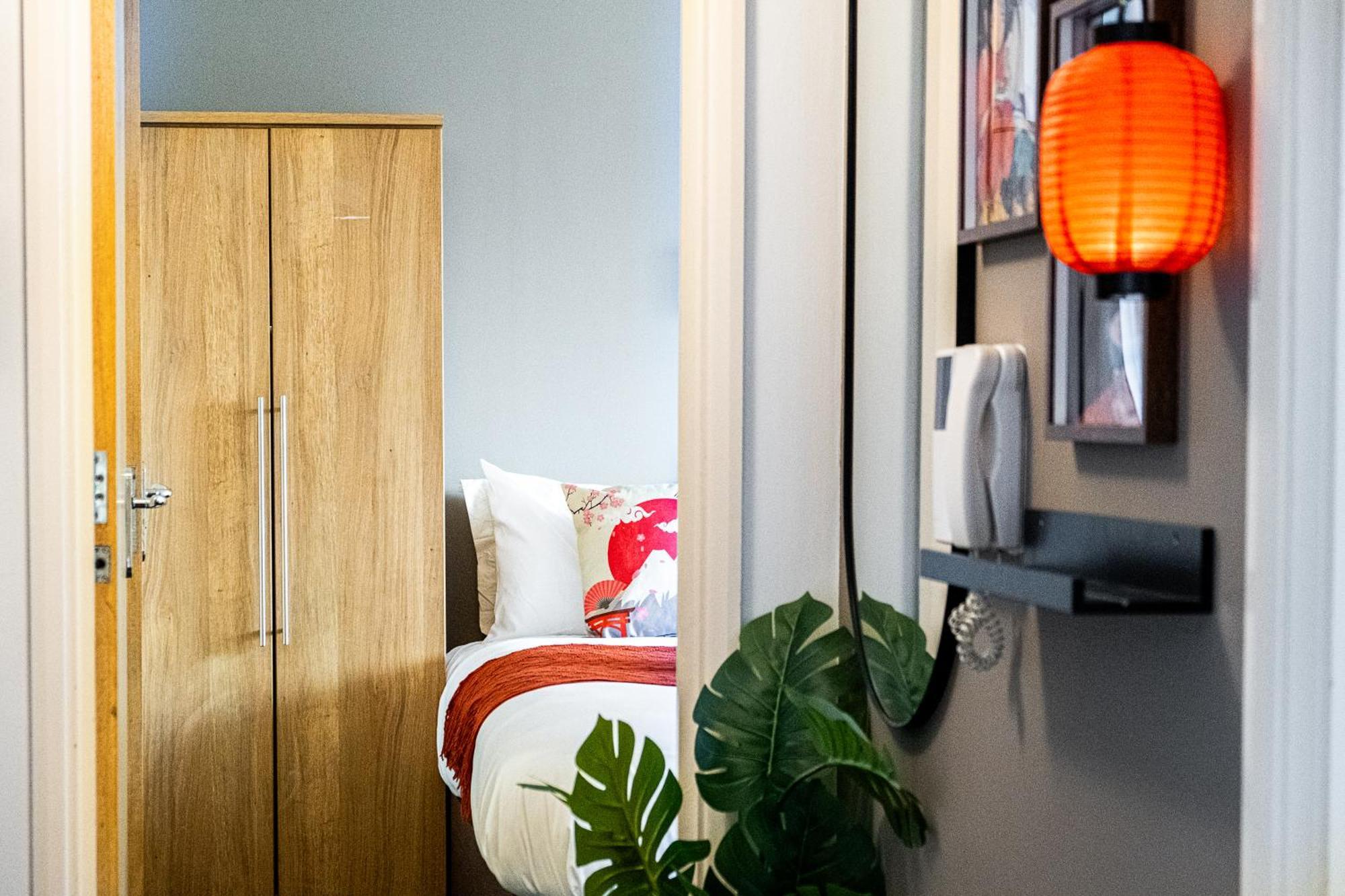 Anime Suite - Central And Free Parking With Netflix Birmingham Esterno foto