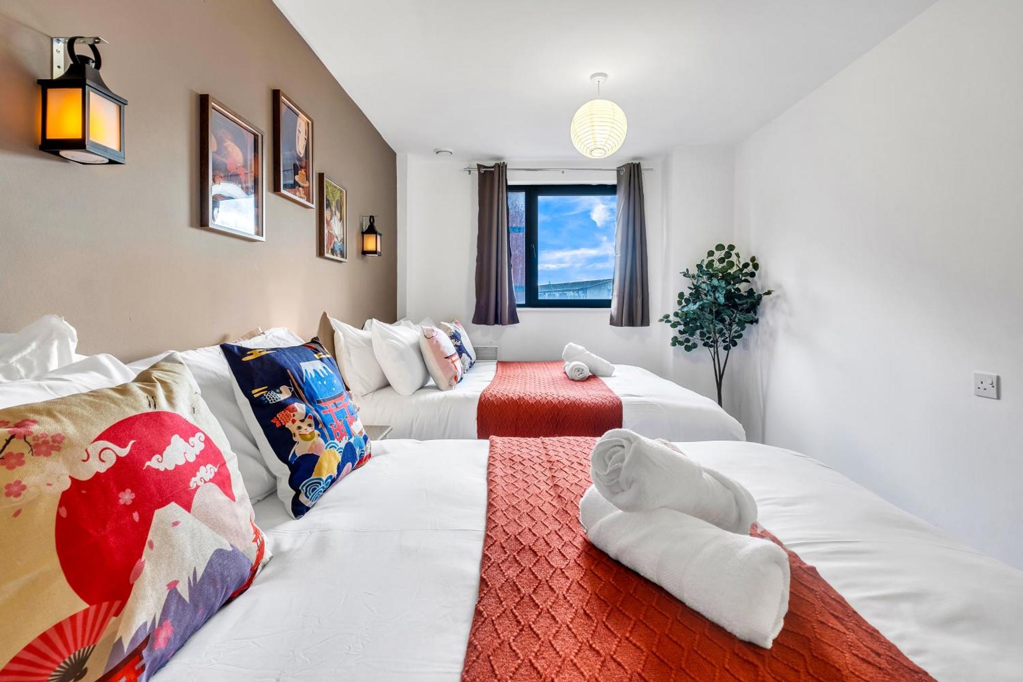 Anime Suite - Central And Free Parking With Netflix Birmingham Esterno foto